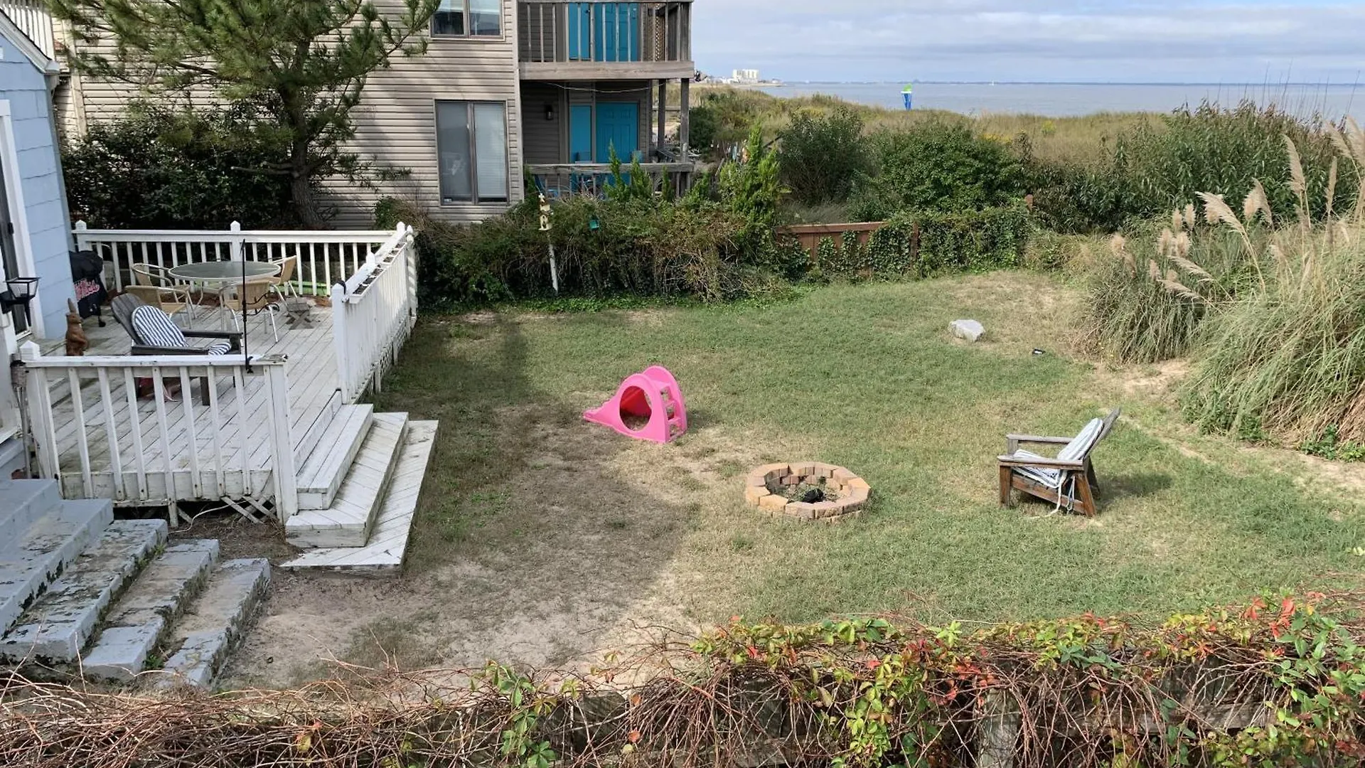 Loft At The Beach Apts North Camellia Acres