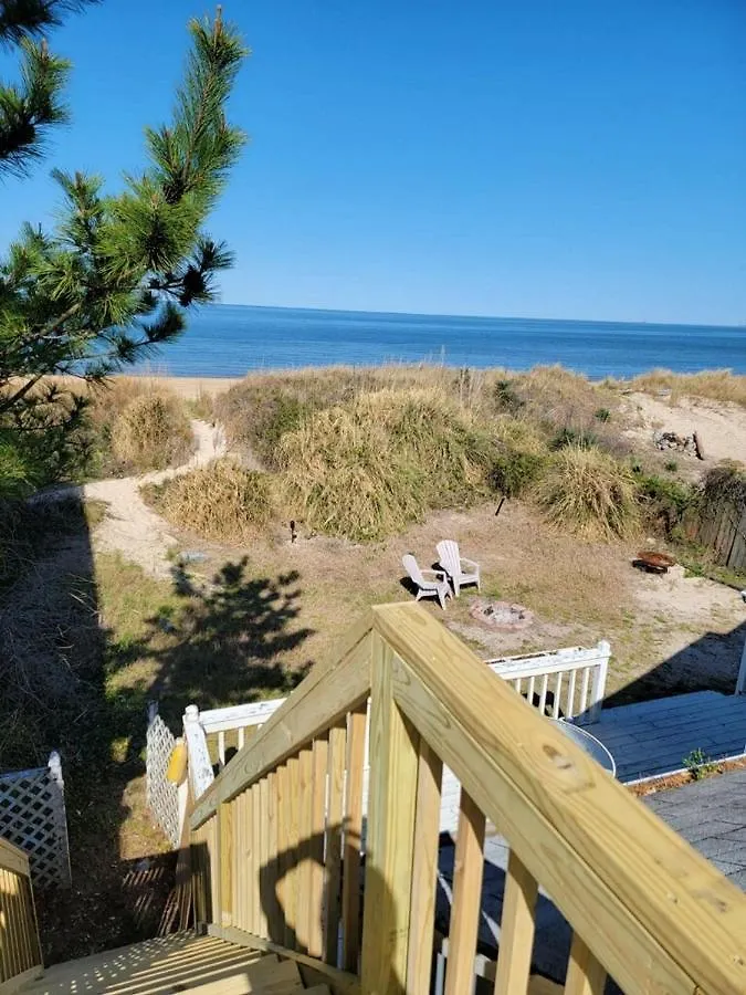 Loft At The Beach Apts North Camellia Acres